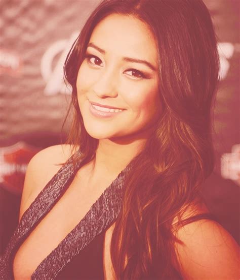 Her Smile Is Absolutely Stunning Shay Mitchell Everyone