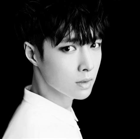 lay exo m