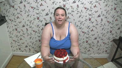 Eating Videos Of Bbw Mandy Blake Mandy Stuffs Her Face With A Strawberry Boston Creme Cake
