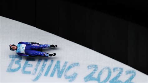 sweeney crashes in second run of women s singles luge at 2022 winter olympics nbc connecticut