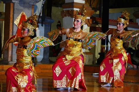 Pola Lantai Pada Tari Kecak Dari Bali Adalah Tari Kecak Tarian Kliping