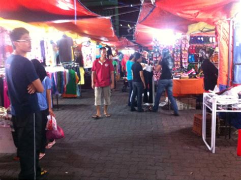 The price is $17 per night from apr 8 to apr 9$17. Pengalaman & Pandangan: Pasar Malam Wakaf Che Yeh