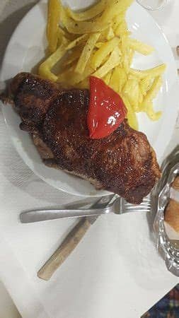 Por ello ofrecemos un servicio altamente personalizado, así como diseños adaptados a cada espacio aprovechando asimismo la distribución de la cocina. Restaurante Greca en Vigo con cocina Otras cocinas ...