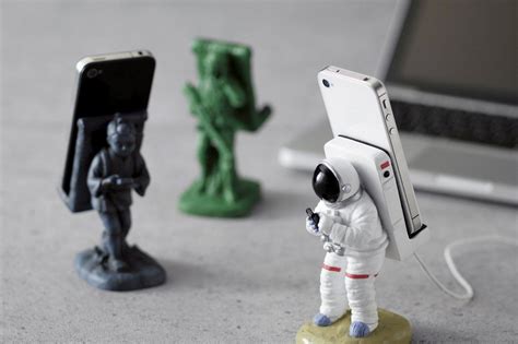 Smartphone Mount Astronauts | Smartphone mount, Smartphone holder, Smartphone