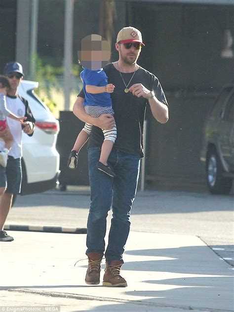 Ryan Gosling Enjoys Day Out With Daughter Esmeralda In La Daily Mail