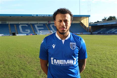 Gillingham Sign Dulwich Hamlet Forward Jayden Clarke