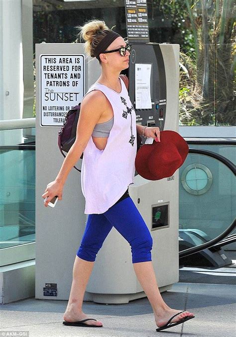 Keeping Busy Kaley Cuoco Focuses On Her Health And Hits The Gym