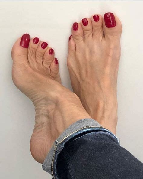 62 Chloe Grace Moretz Feet Ideas In 2021 Womens Feet Gorgeous Feet