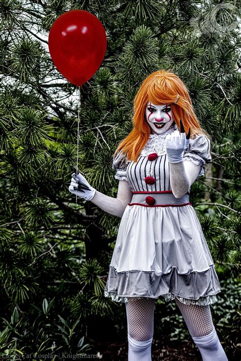 Pennywise Cosplay By Laineycat Cosplay Stephen King S It