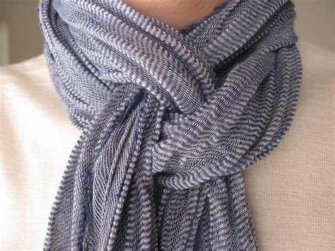 How To Tie A Scarf 25 Chic Ways To Tie A Scarf
