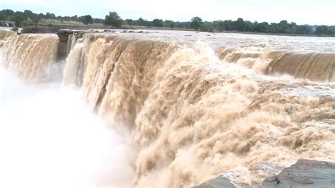 Dangerous Waterfall In India Video Hd Video Waterfall India The Thaat