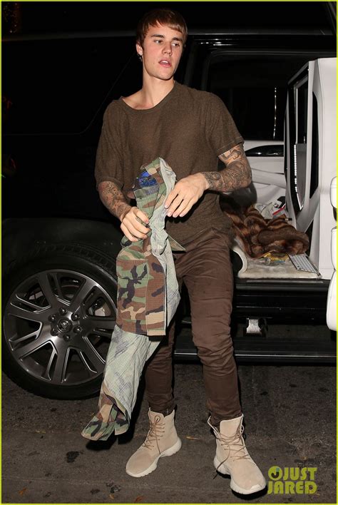 justin bieber asks paparazzi why you got to yell at me photo 3825799 justin bieber photos