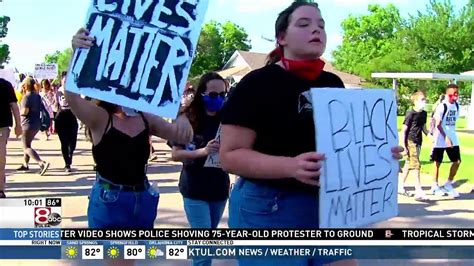 Hundreds March Through Bartlesville For Black Lives Matter Youtube