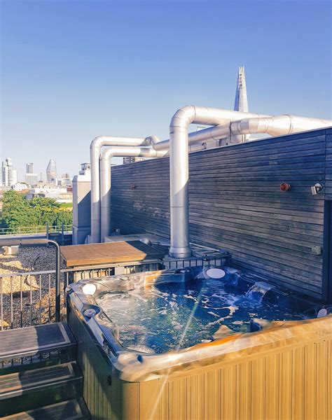 Londons Best Private Hot Tub Hotel With Stunning Skyline Views Wrap Your Lips Around This