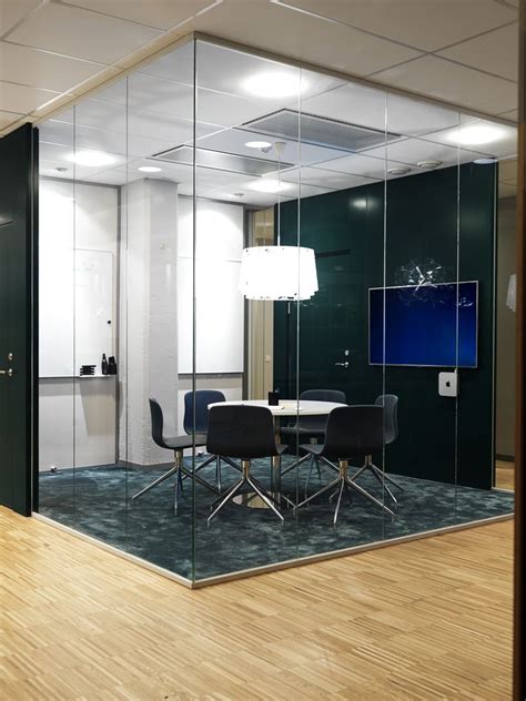 Small Glass Meeting Room Inflames Awards