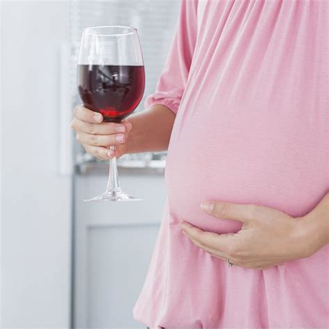 20 à 30 Des Femmes Enceintes Continueraient à Boire De L Alcool Famili Fr