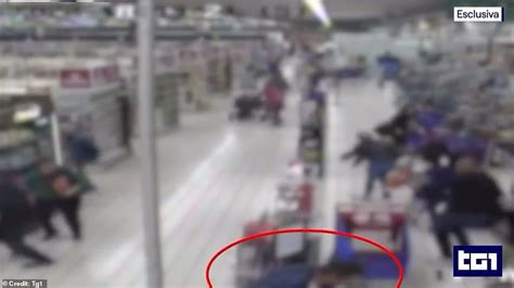 Shocking Cctv Shows Moment Knifeman Attacked In Italy Supermarket Daily Mail Online