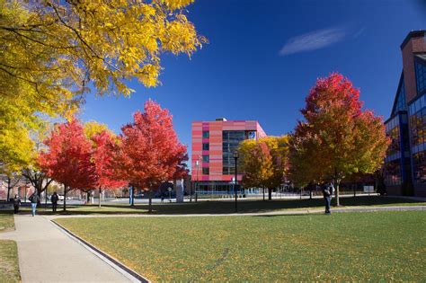 University Of Massachusetts Lowell 麻州大學洛威爾分校 上學院留學中心