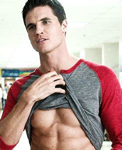 Robbie Amell American English Cool Gifs Actors Actresses Gay
