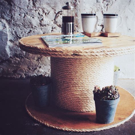 Cable Drum Coffee Table With Rope Detailing Carretel De Madeira