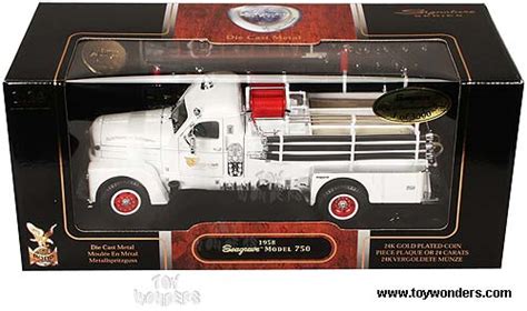 1958 Seagrave Model 750 Fire Engine By Yatming 124 Scale Diecast Model