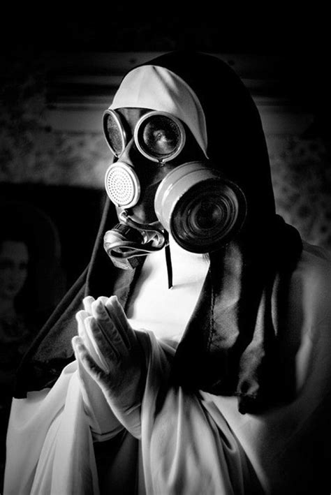 Rien Gas Mask Art Masks Art Gas Masks Tattoo Manche Hot Nun Mask Girl Photocollage Arte