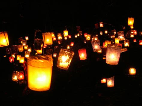 El día de las velitas, noche de las velitas es una de las fiestas más tradicionales de colombia, la cual se tradiciones de la noche de las velitas. Fête des Lumières-Festival de las Luces | Espacio de María ...
