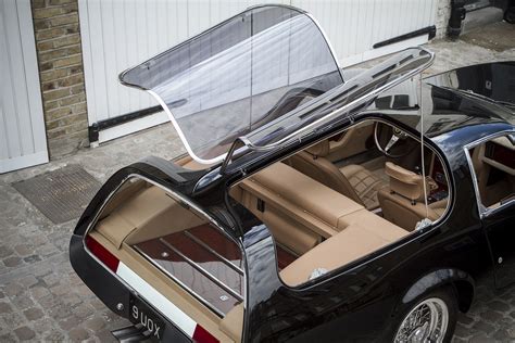 In the early 1970s, an american in 1975, the result was this splendid shooting brake model, merging the profile of a sports car and the features of a station wagon. Unique Ferrari 365 GTB/4 Daytona Shooting Brake is Up for Grabs - Video, Photo Gallery ...