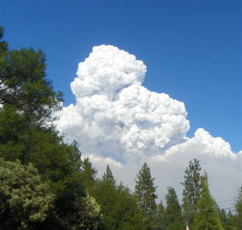 Huge Plume Of Smoke From The Rim Fire In Groveland California