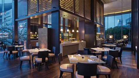 Best Hong Kong Hotel Restaurants And Bars Grand Hyatt Hong Kong