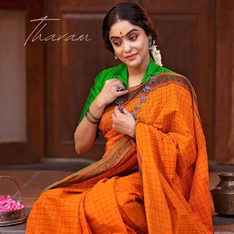 See How Actress Abhirami Venkatachalam Looks In Traditional Saree