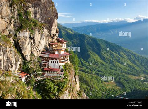 Tigers Nest Taktsang Goemba Paro Valley Bhutan Stock Photo Alamy