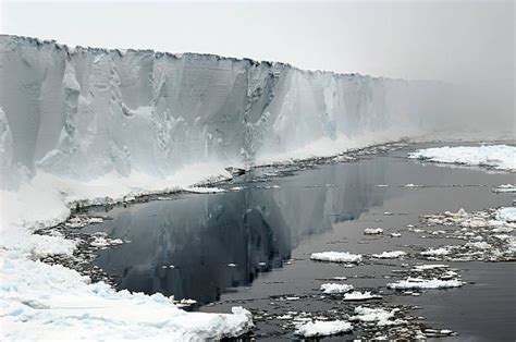 Worlds Largest Iceberg Breaks Off Antarctic Ice Shelf