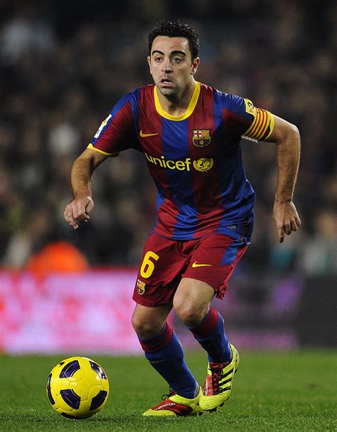 Ranking the Top 10 Midfielders in World Football: Xavi ...