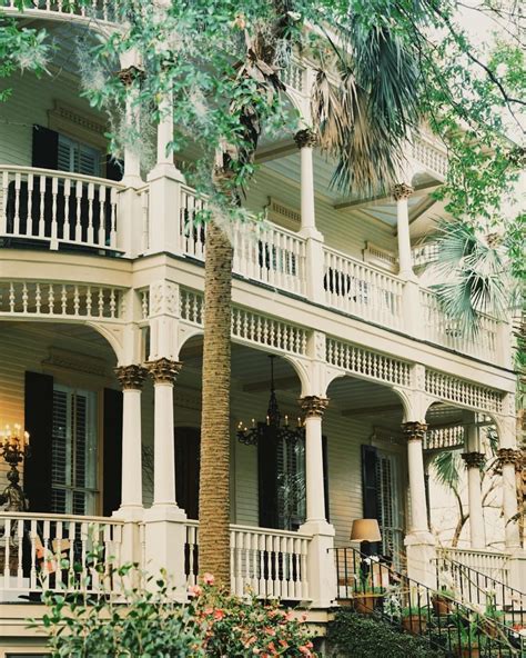 Southern Porches 💛 In 2020 Southern Porches Beautiful Homes