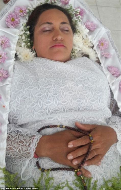 Brazilian Woman Pretends To Have Died In A Coffin To Experience Own
