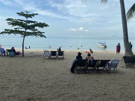marina island teluk batik - Stewart Murray