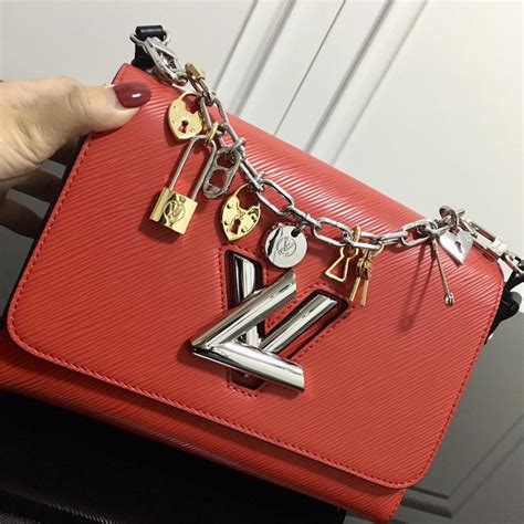 新款lv包包图片 M52894红色twist中号包包 Lv女包包官网 七七奢侈品