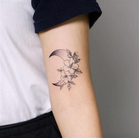 Elegant Moon Tattoo Designs For Women Xuzinuo