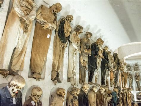 De catacomben van Palermo bezoeken | Een crypte vol mummies in Italië