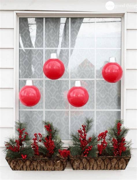 Ornaments are not just for interiors. Dazzling DIY Outdoor Christmas Decorations! • The Garden Glove