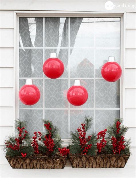 Don't miss out on our fun and unique home décor, backdrops and scene setters, outdoor trimmings and hundreds of christmas decorations for your tree that will make this holiday special. Dazzling DIY Outdoor Christmas Decorations! • The Garden Glove