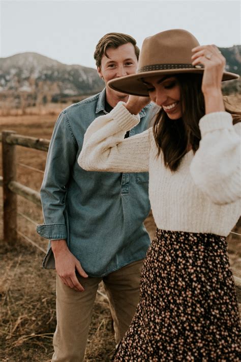 Engagement Photo Outfit Ideas And Inspiration What To Wear 2021