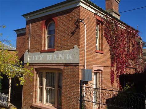 Carcoar The Old City Bank Building With Red Virginia Cree Flickr
