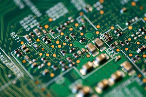 Surface-Mount Electronic Components (SMDs): A Complete Guide - NeodenUSA