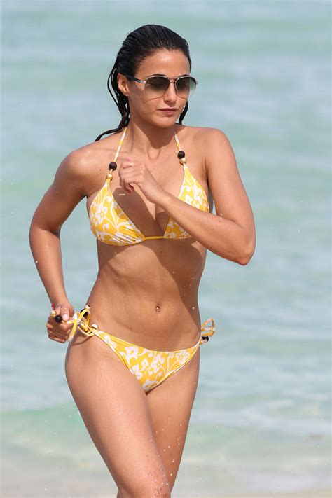 Emmanuelle Chriqui Bikini Photos At A Beach In Miami Gotceleb