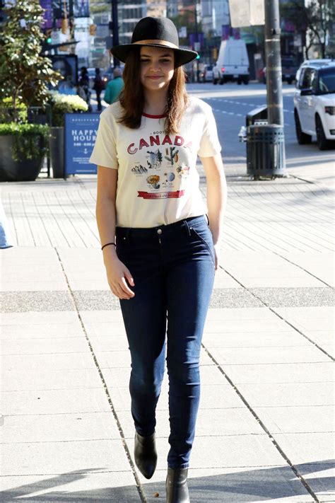 bailee madison out and about in vancouver 04 01 2016 4 1200×1800 bailee madison fashion
