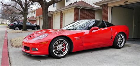 C6 Z06 Chevrolet Corvette With An Avery Gloss Black Roof By Sharp Wraps