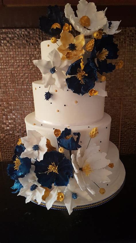 Navy Blue And Gold Wedding Cake Cake By Santis Cakesdecor