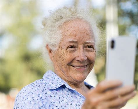 Older Women Selfies Images Free Photos Png Stickers Wallpapers And Backgrounds Rawpixel